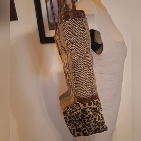 Patchwork Shoulder Bag - Picture 4 of 9